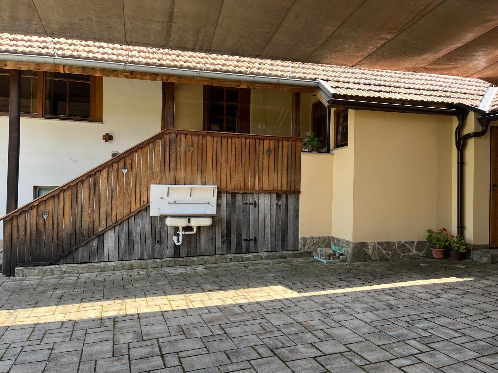 Domacija Brdar Villa Adlesici Buitenkant foto